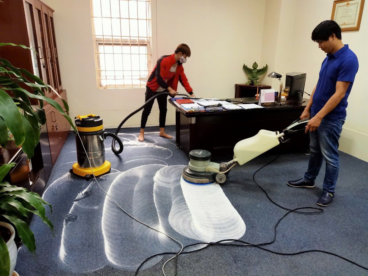Quy trình giặt thảm văn phòng